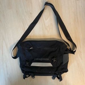 Patagonia crossbody bag - black
